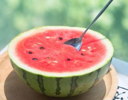 吃瓜的最佳年龄,揭秘人生中那抹甜蜜的悠闲时光